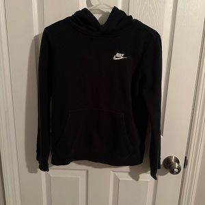 boys black nike sweatshirt